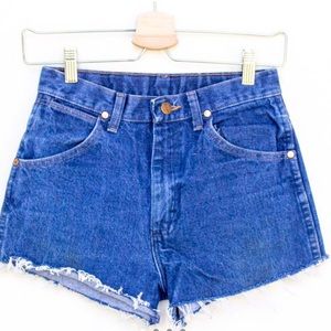 BLUE DENIM WRANGLER SHORTS